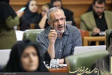 احمد مسجدجامعی در جلسه شورای اسلامی شهر تهران اظهار داشت تعدیل سرمایه های انسانی در رسانه ها، تضعیف صدای شهر و شهروند است